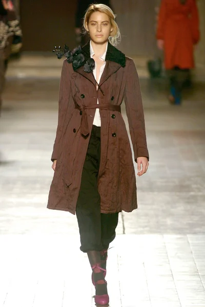 Look 27